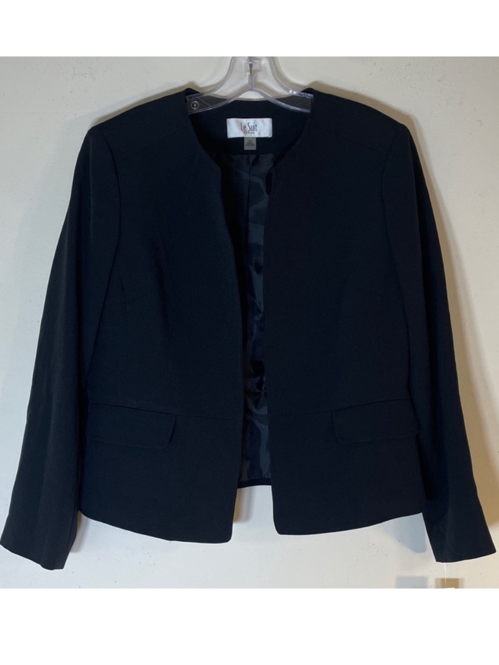Le Suit Black Open Front Peplum Hem Jacket. 12P. NWT. $240!